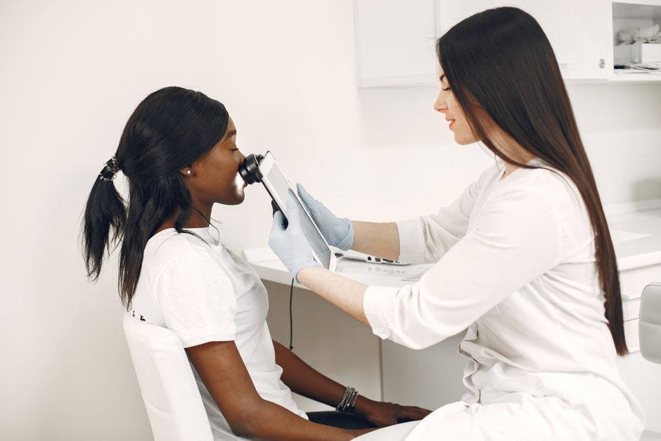Cosmetic surgery clinic using Google Ads PPC campaigns to attract patients and increase high-quality consultation bookings.